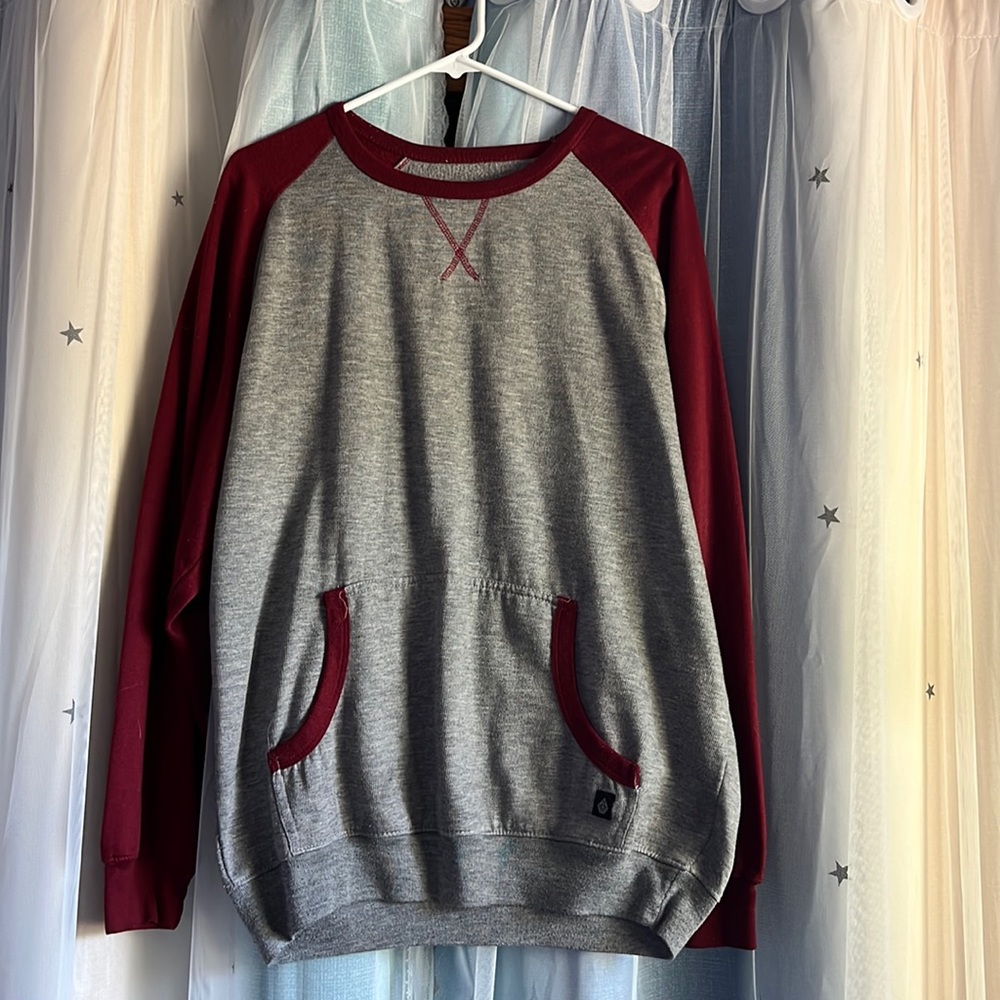 Comfy baseball style Swissgear crewneck! MENS SIZE XL